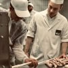 Traditionelles Bratwurstseminar bei Metzgerei Meyer in Deutschland.